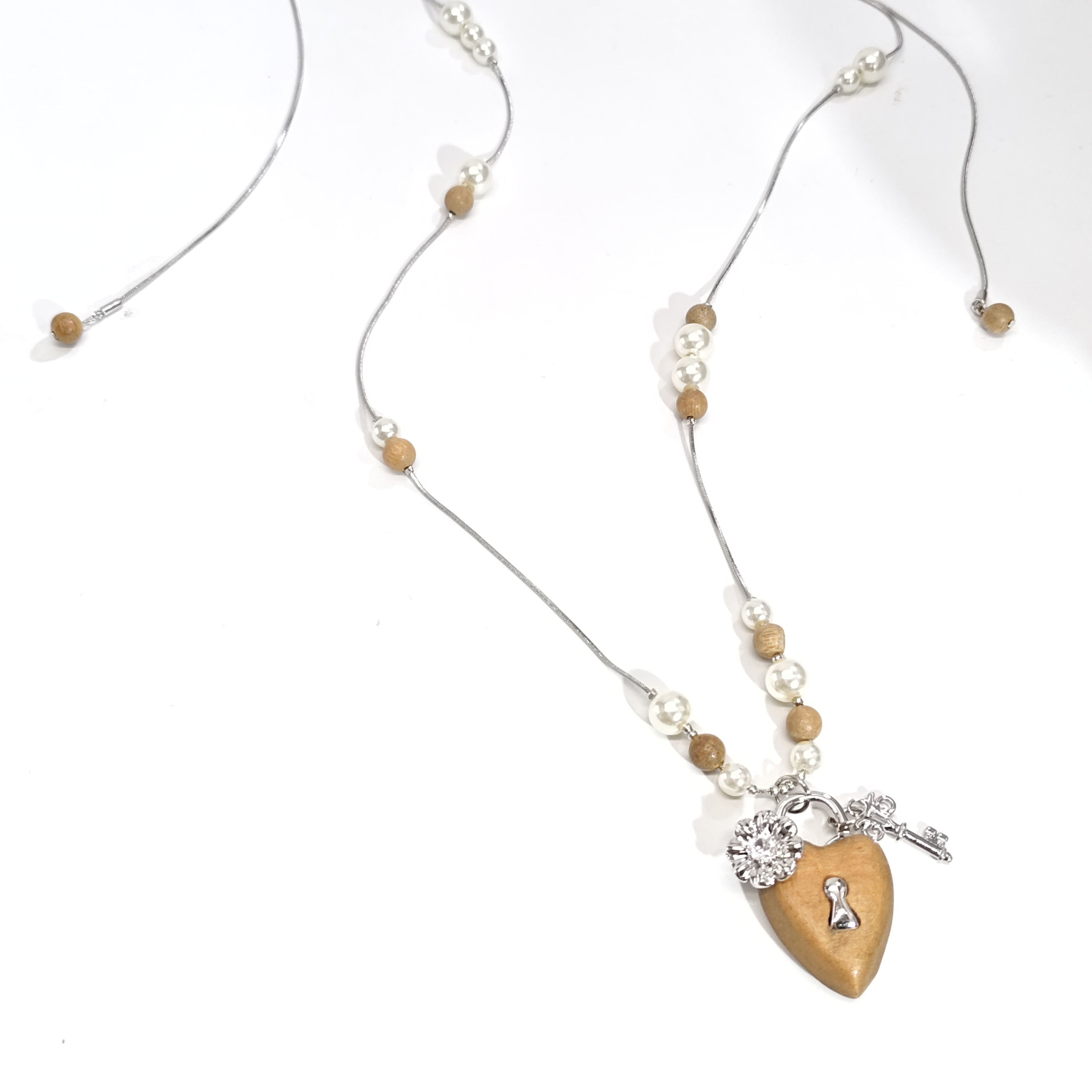 铜合金木质项链 08082高级时尚设计感抽拉木质白珠爱心钥匙项链