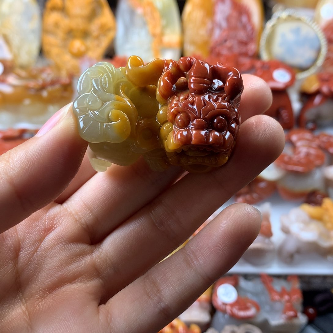 石英质玉（黄龙玉）挂件未镶嵌