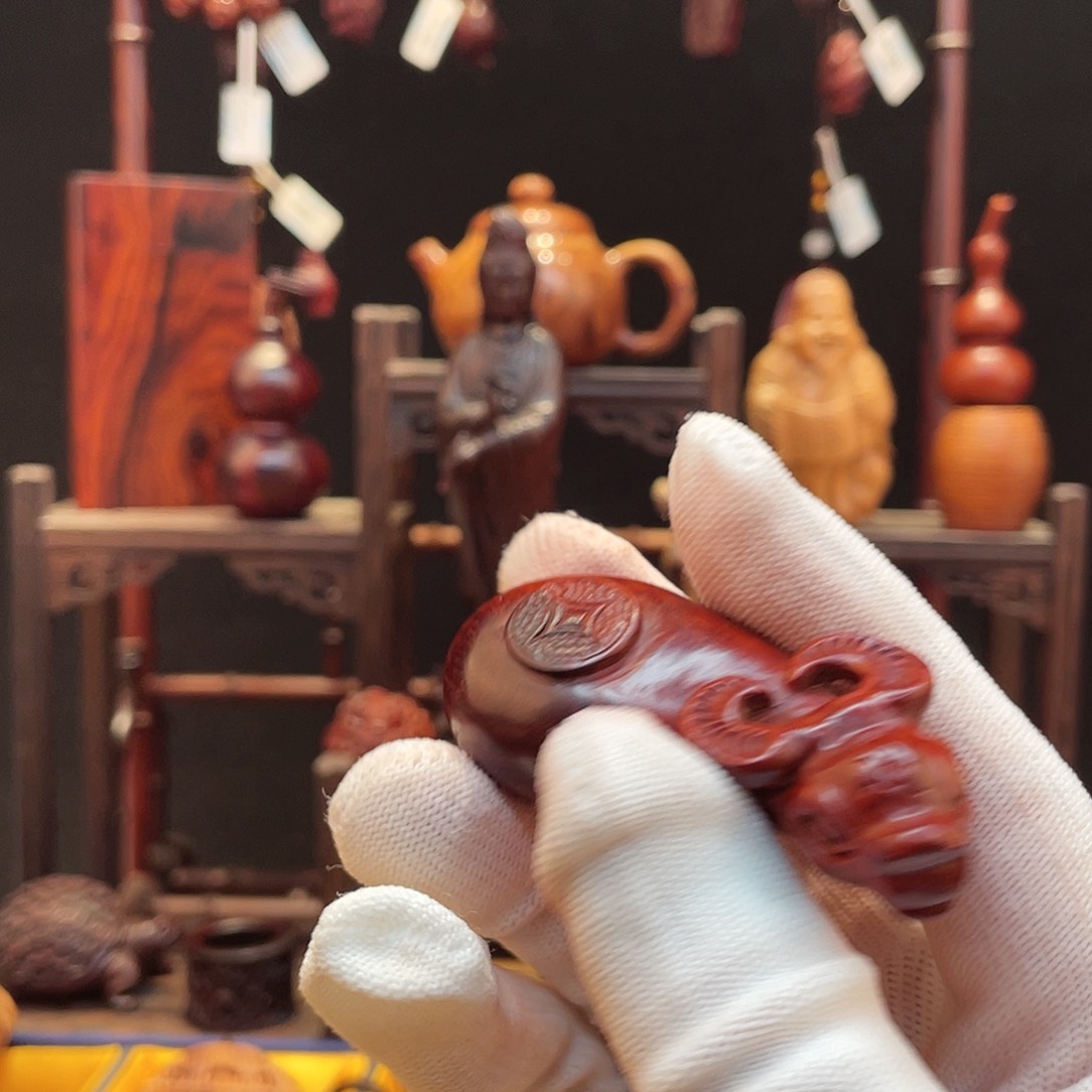 檀香紫檀（小叶紫檀）牛