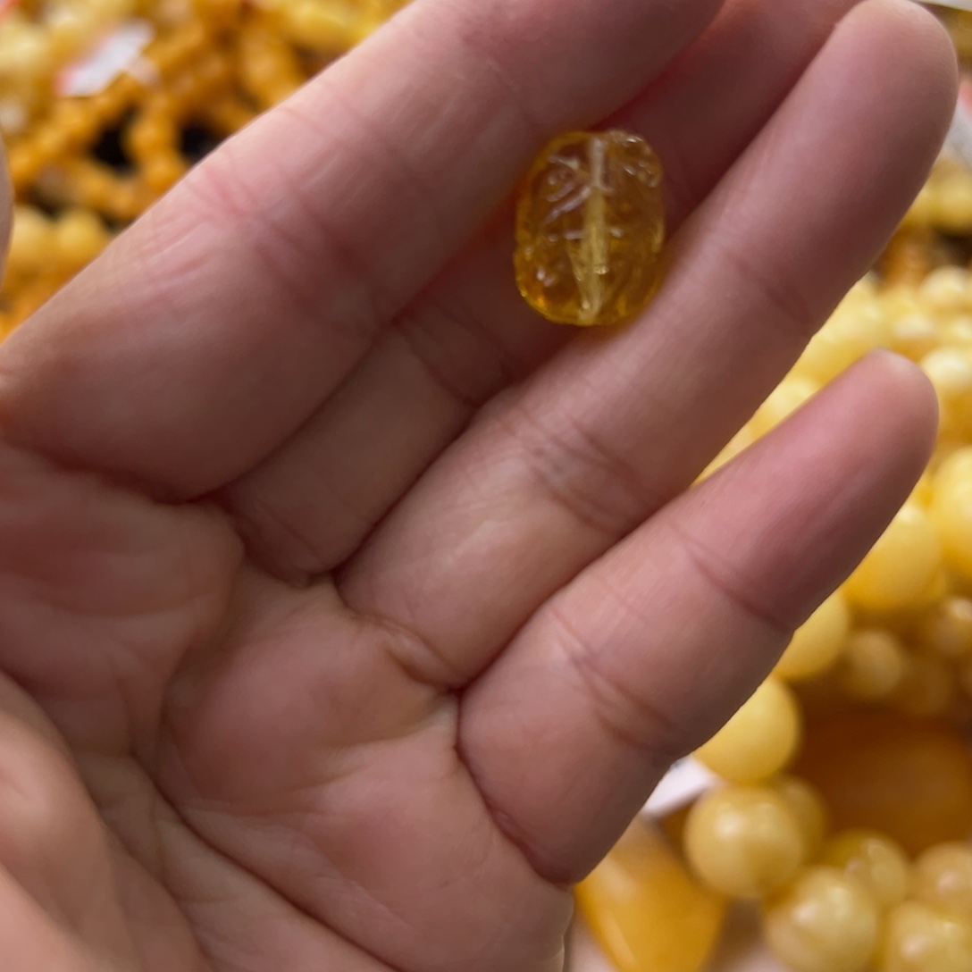 琥珀珠宝奇石未镶嵌