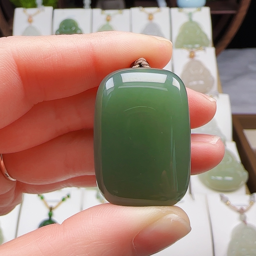 和田玉18K金镶嵌颈饰