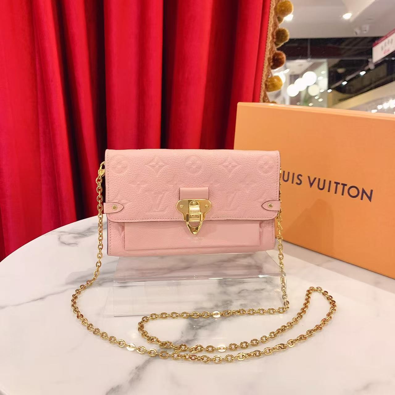 95新 LouisVuitton/路易威登 GGS丨VAVIN woc粉金单肩包/22703696