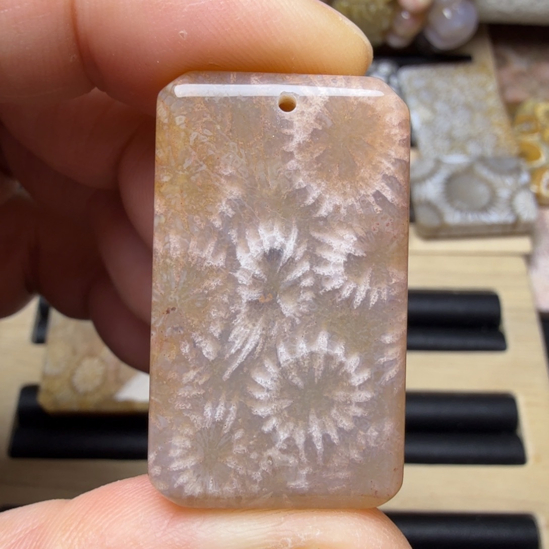 硅化玉未镶嵌纯天然色有机玉石保真色