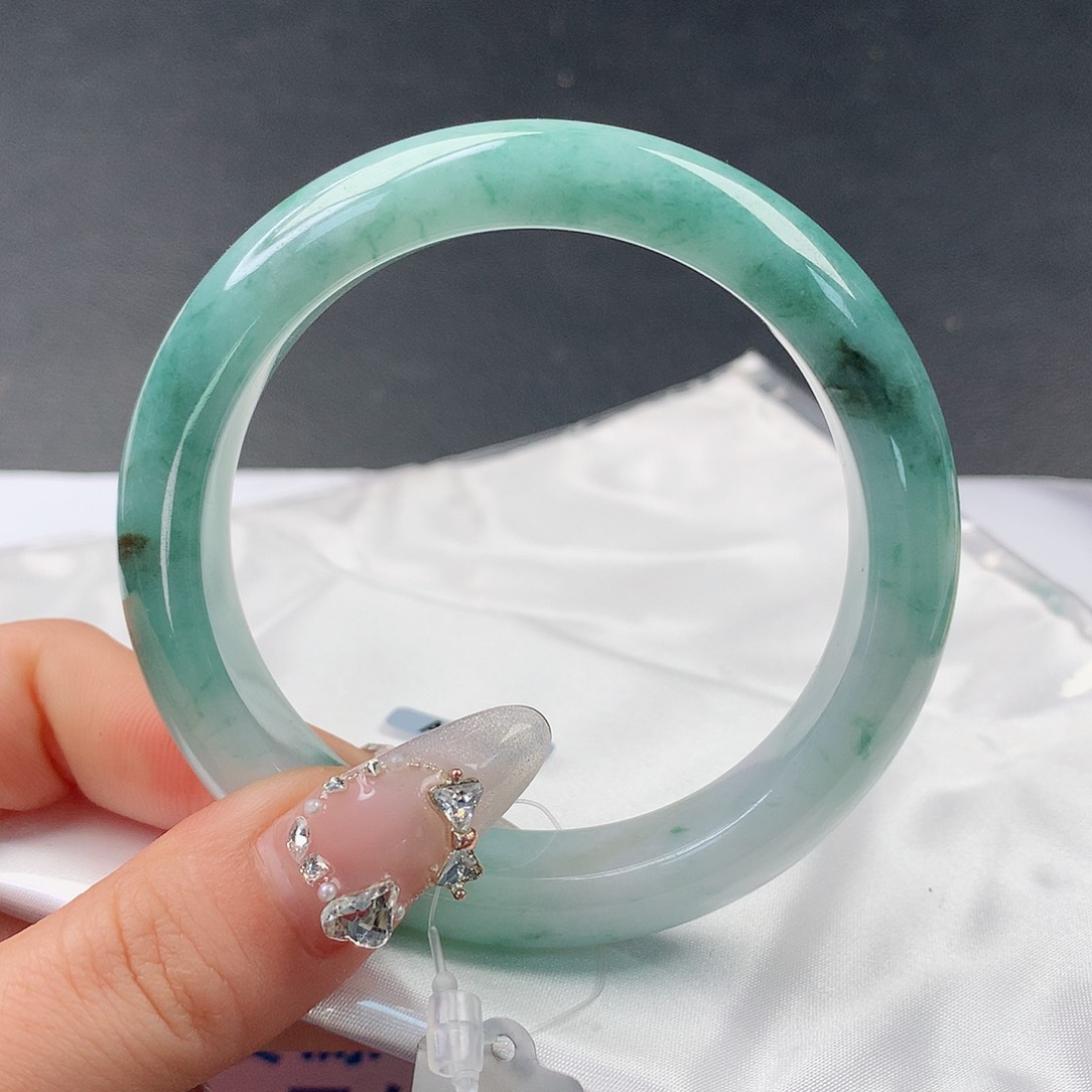 翡翠手镯未镶嵌0025正57