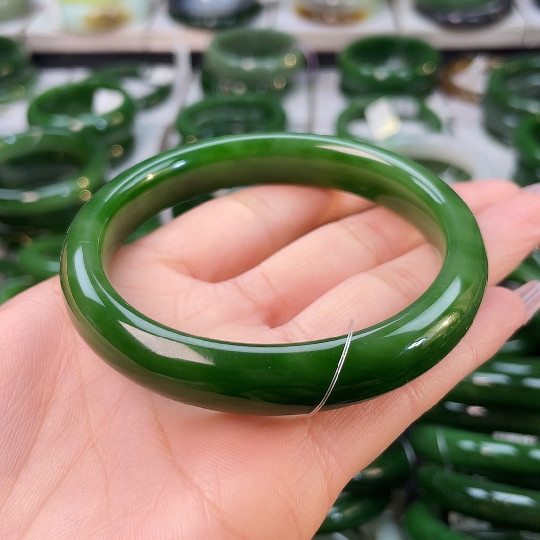 和田玉（碧玉）手镯未镶嵌