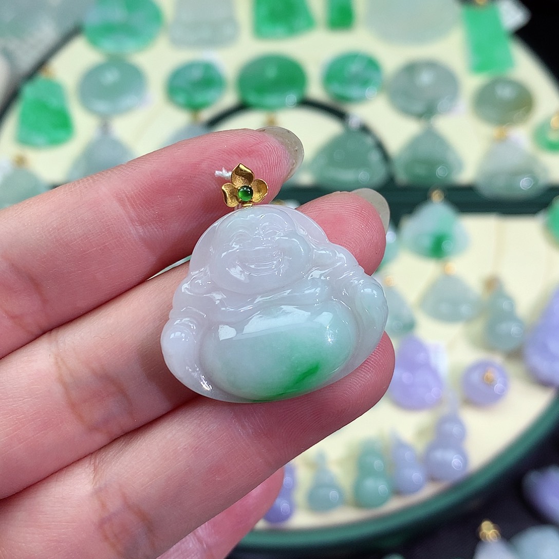 翡翠18K金镶嵌颈饰佛公