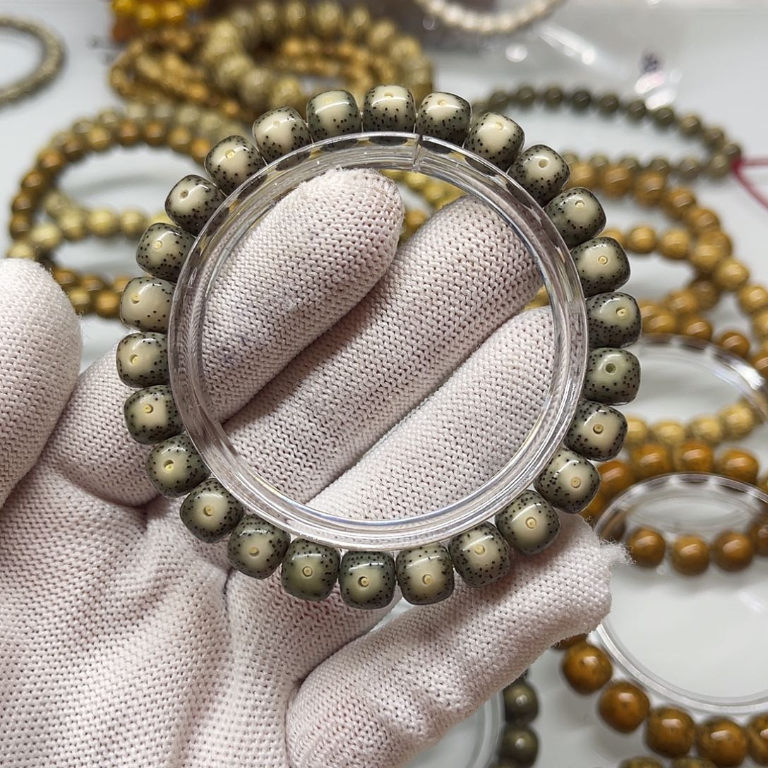 手串星月菩提黄金瞳9×8