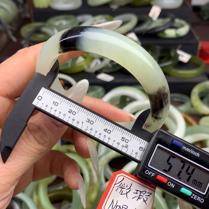 蛇纹石玉手镯未镶嵌616