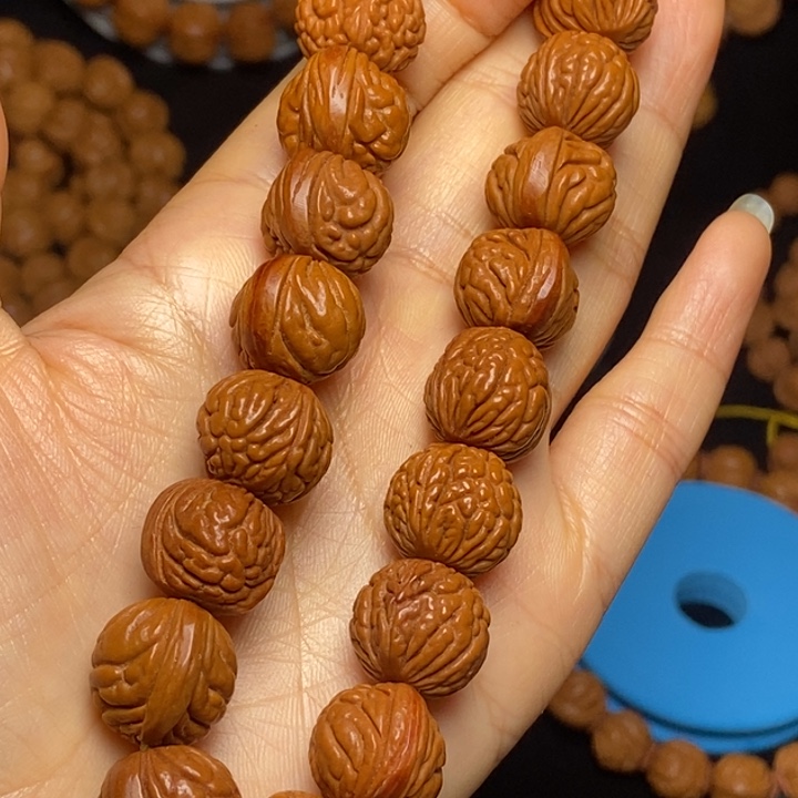 秦岭龙纹桃核手持