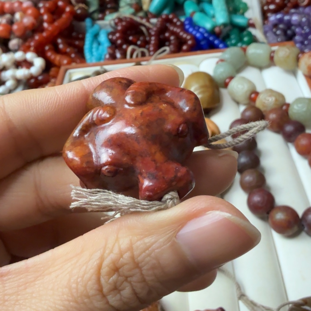 苍***君和田玉（糖玉）未镶嵌颈饰