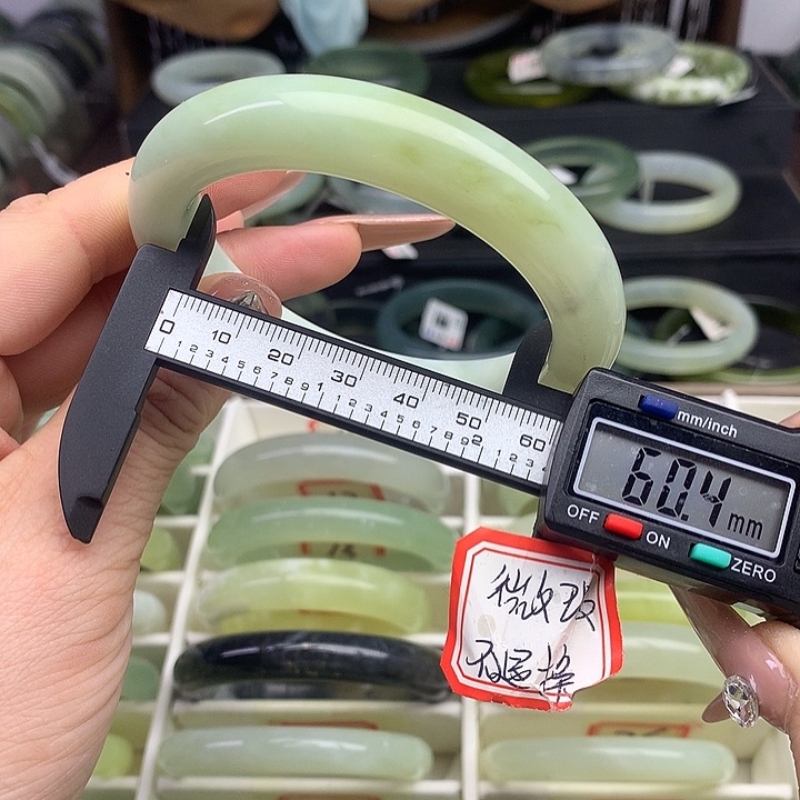 蛇纹石玉手镯未镶嵌11