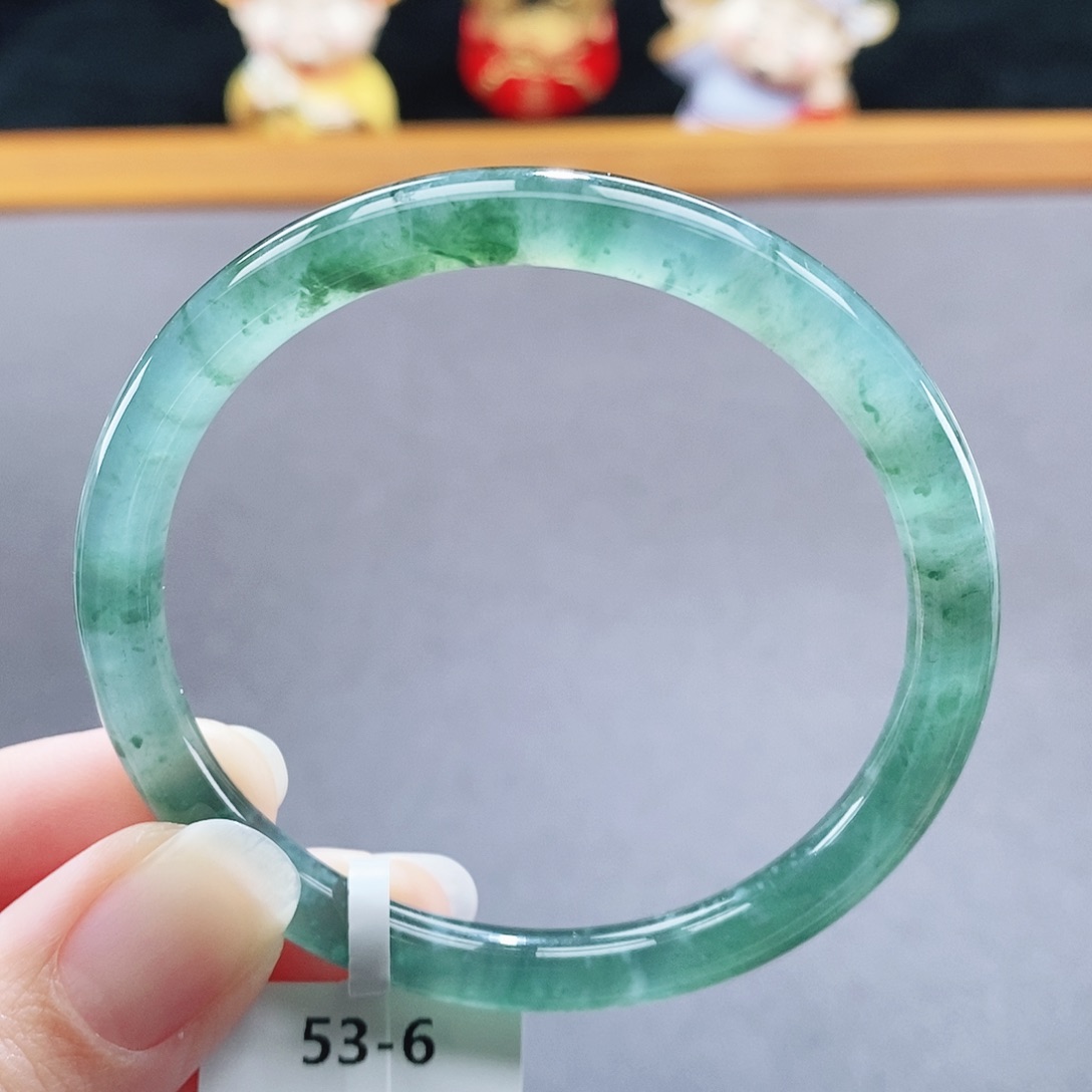 翡翠未镶嵌手镯41