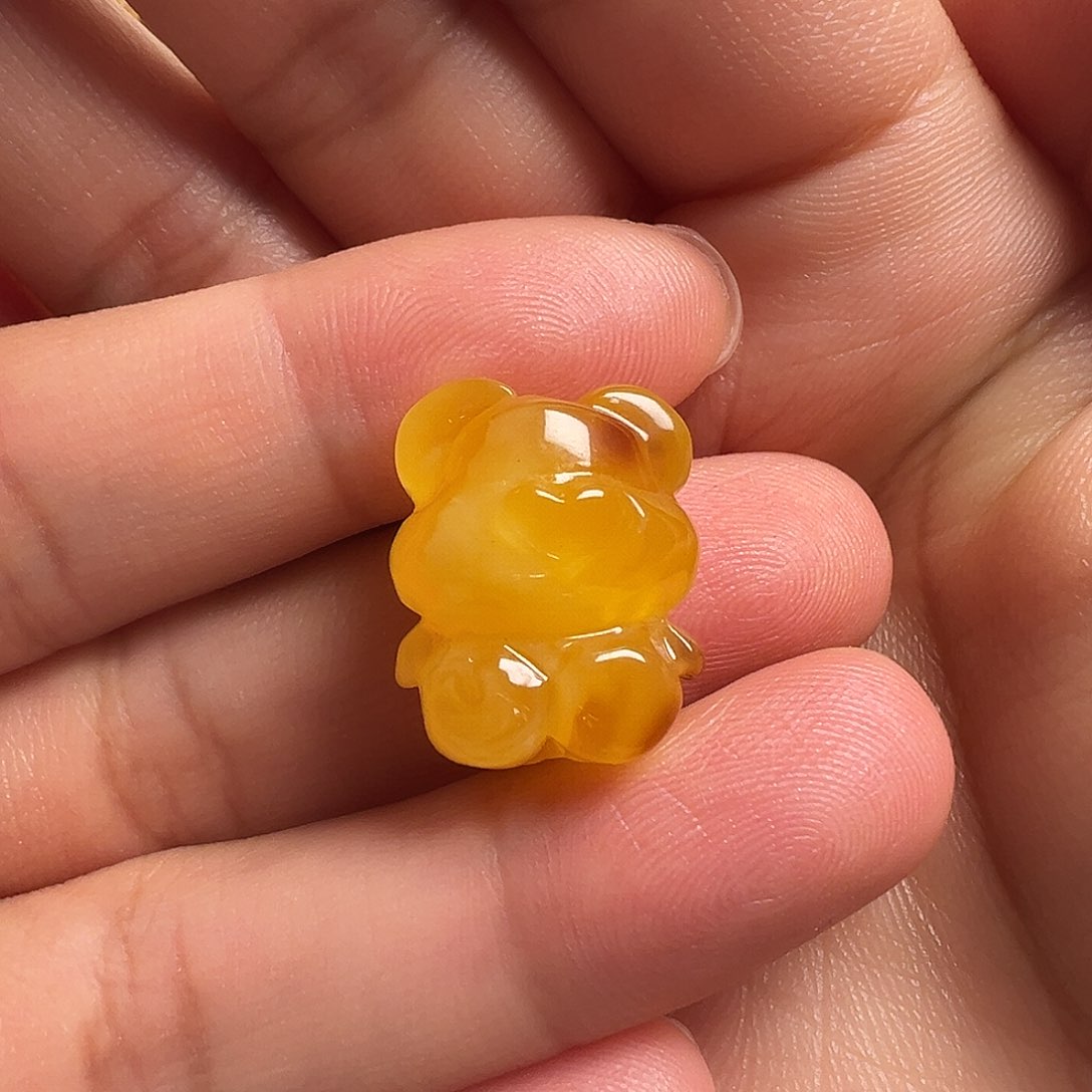 蜜蜡颈饰未镶嵌蔡*小熊（打孔不退换）