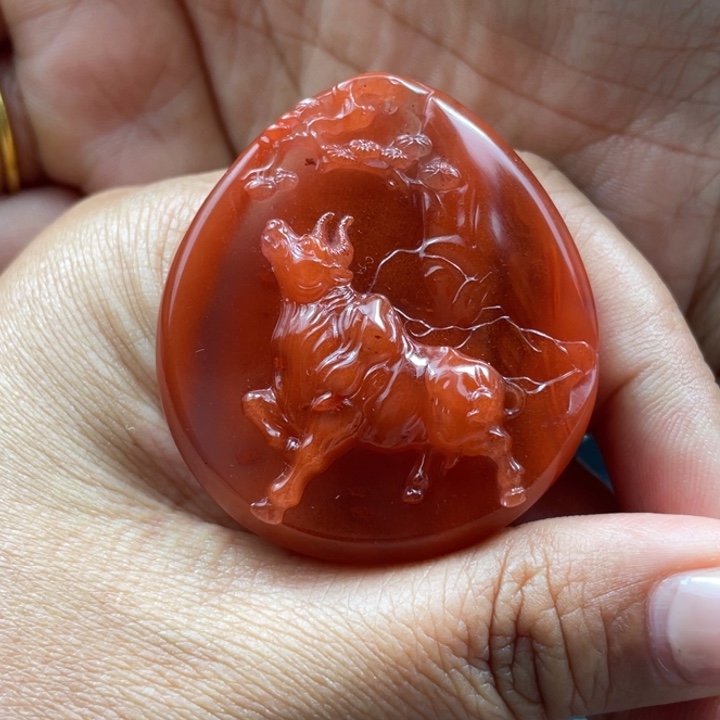 南红玛瑙颈饰未镶嵌桃****剑