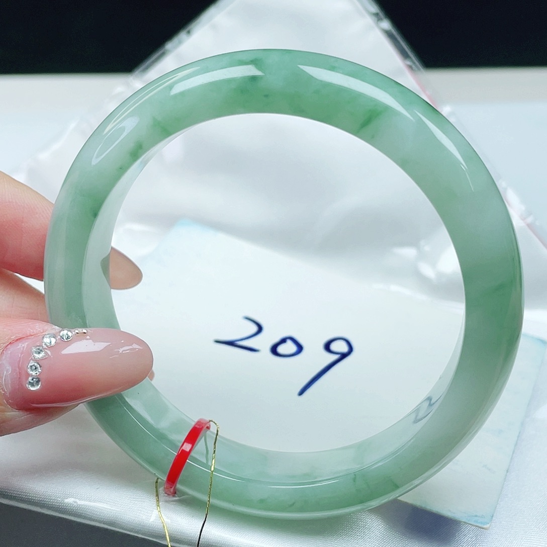 翡翠未镶嵌手镯57+圈口