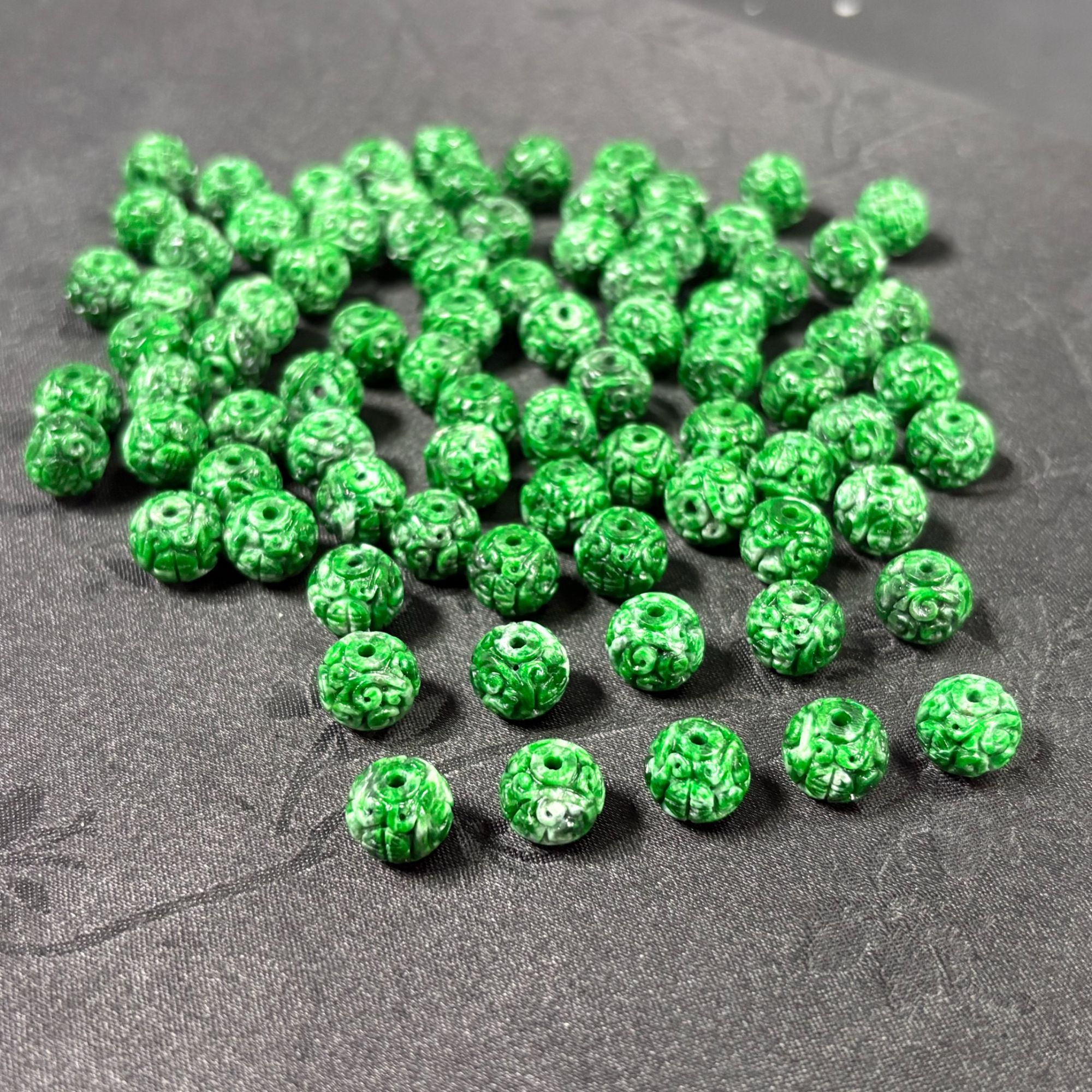 DQ4288-翡翠10mm左右回纹通孔配件（多样性发其一）