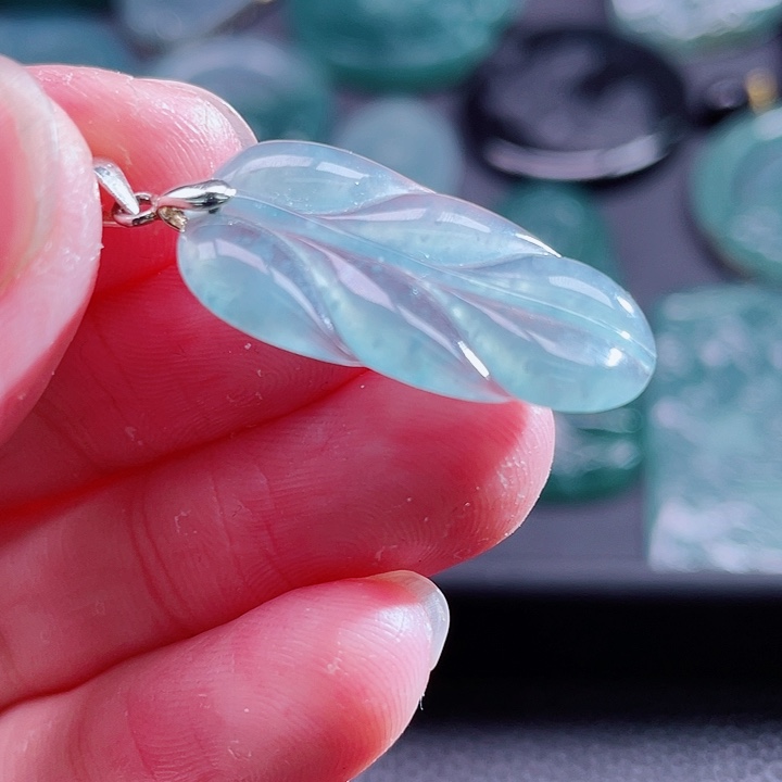 翡翠颈饰未镶嵌999999999