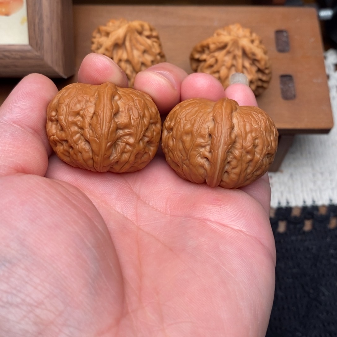 文玩核桃吊坠N****W元宝35