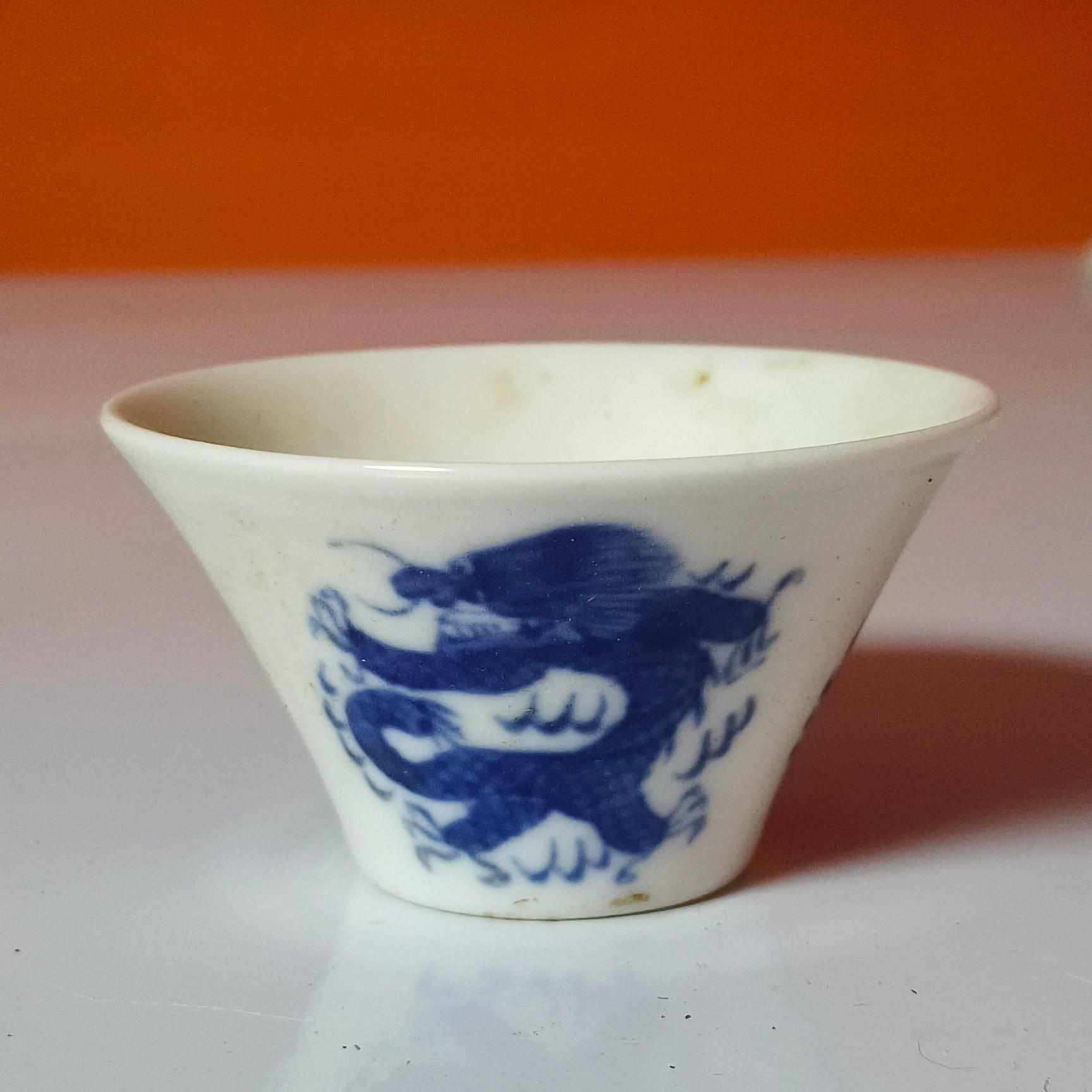 3623清晚期 青花团龙纹马蹄杯