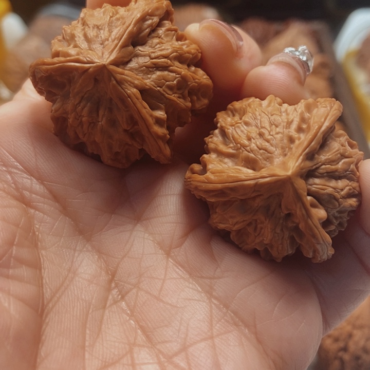 文玩核桃吊坠盘山