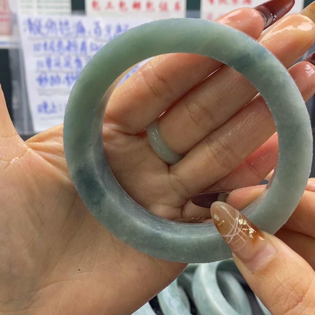 【闪购商品】定制翡翠手镯未镶嵌61/64