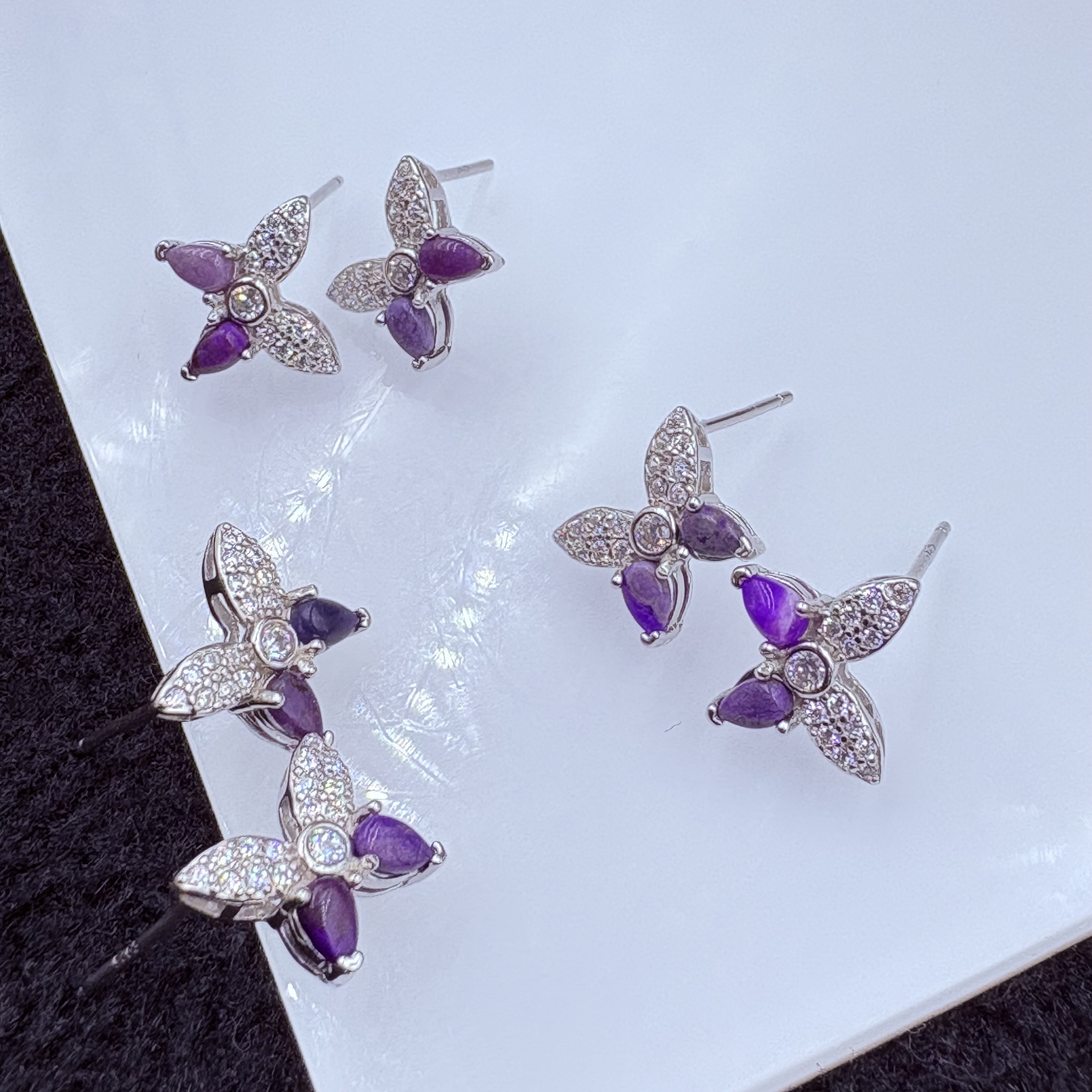 「戴琴珠宝」DQ1576-银镶舒俱来蝴蝶耳饰（多样性发其一）