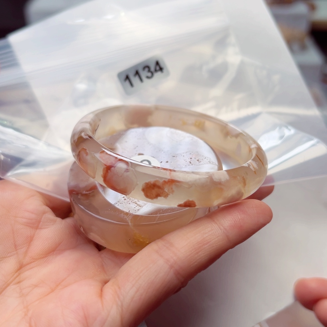 玛瑙/玉髓手镯未镶嵌离**嫣