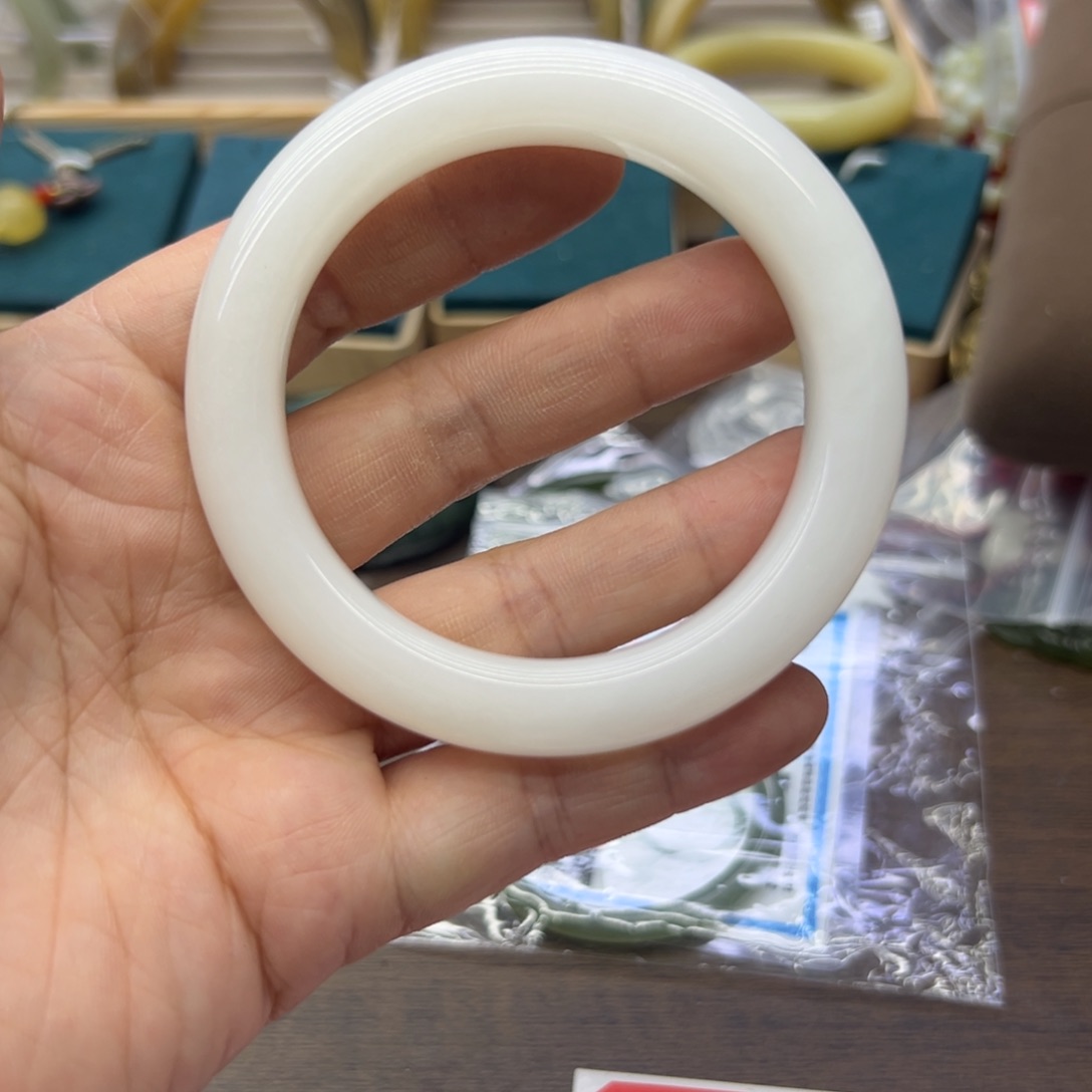 和田玉未镶嵌手镯59.1圈围698