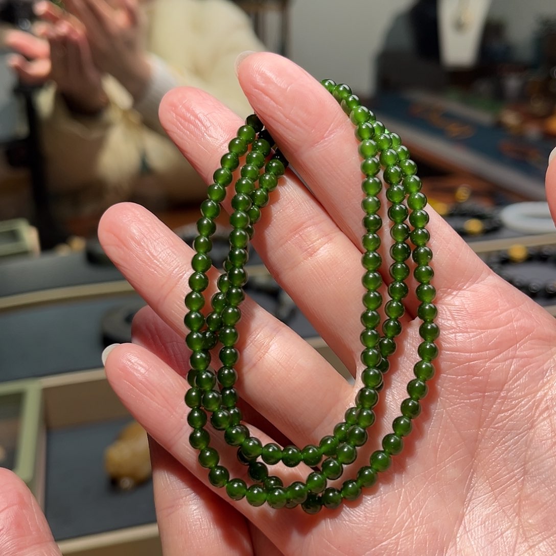 和田玉颈饰未镶嵌