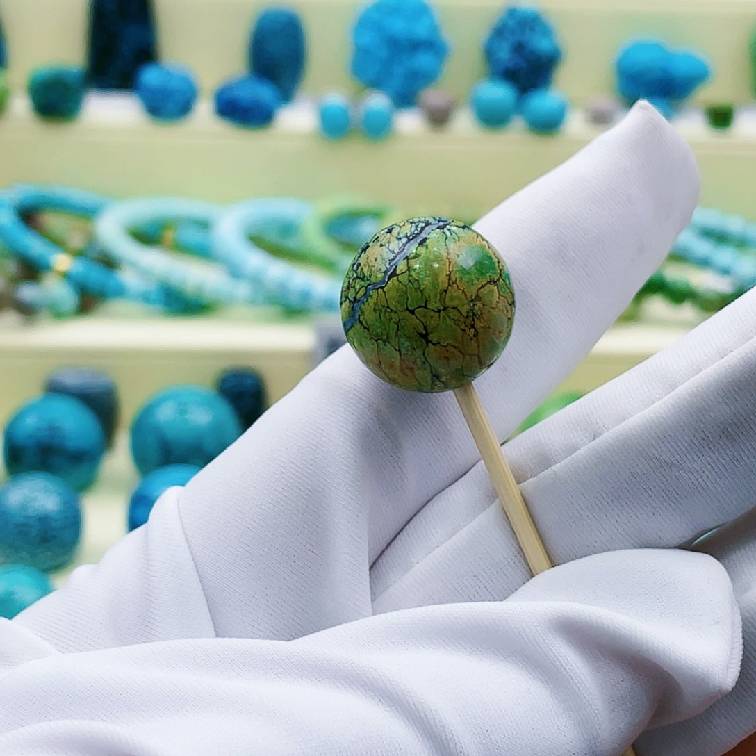 绿松石颈饰未镶嵌