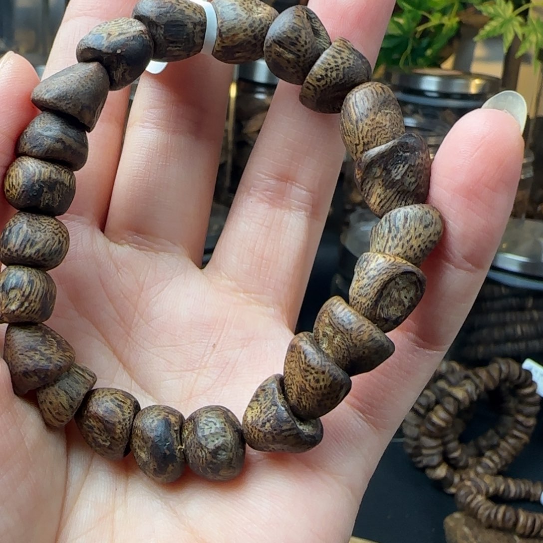 沉香沉香碎屑奇楠淳化老料树丁随型单圈卡1.2