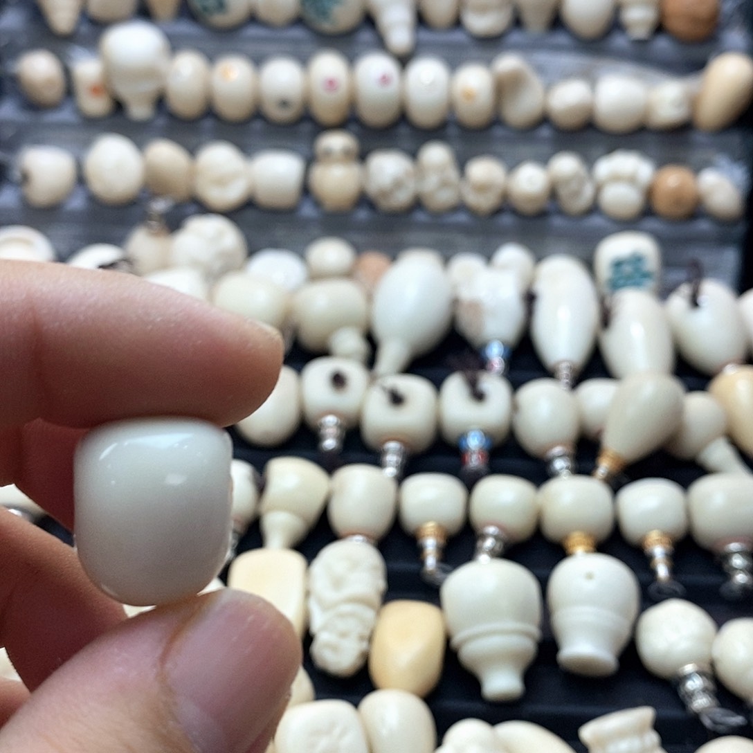 胡***胡吊坠菩提根/象牙果