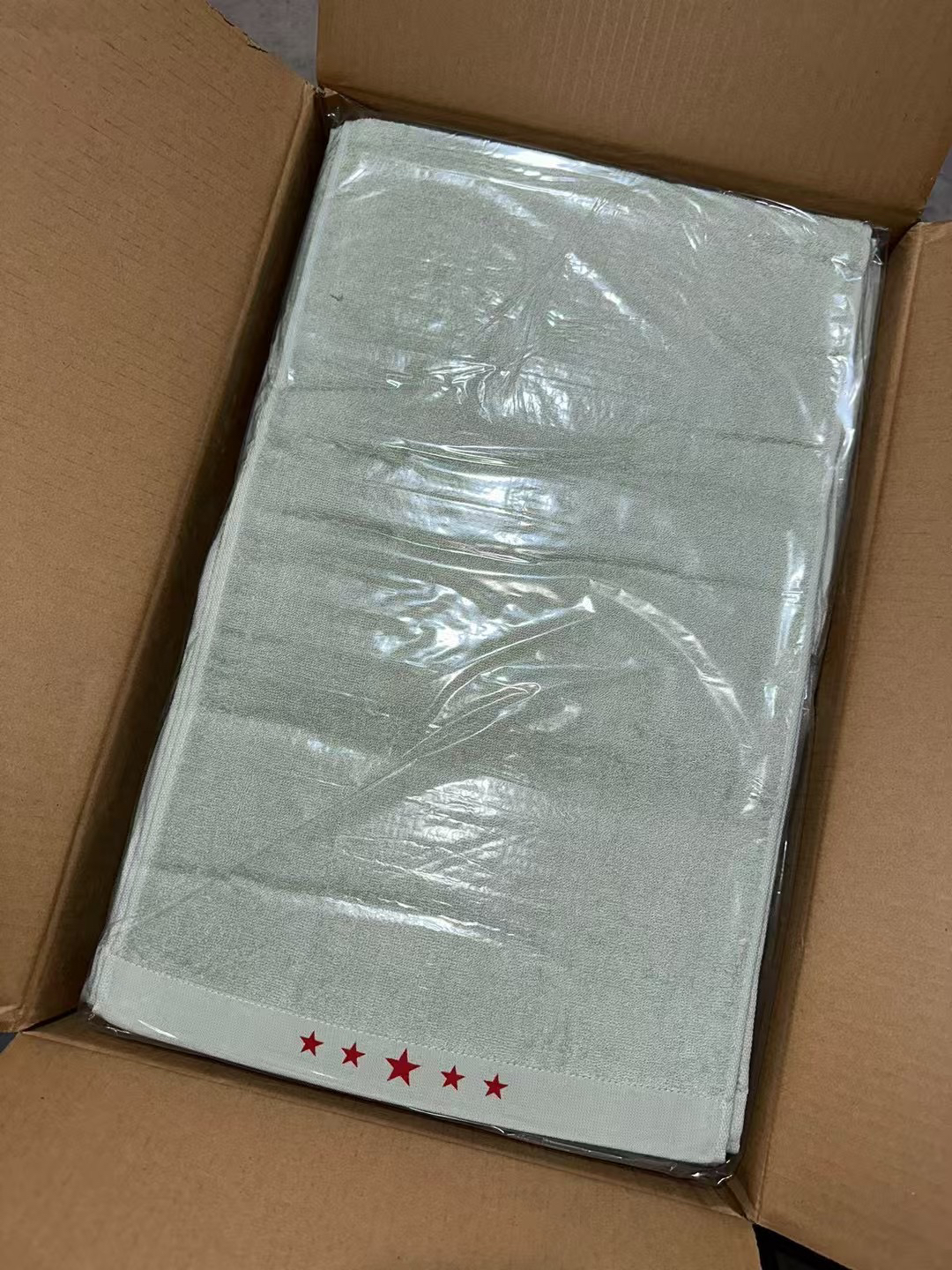 拍一发二  绿色毛巾