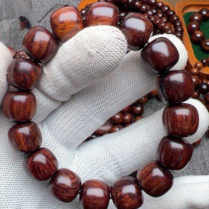 慕***慕木海南红降花梨公1314红油底