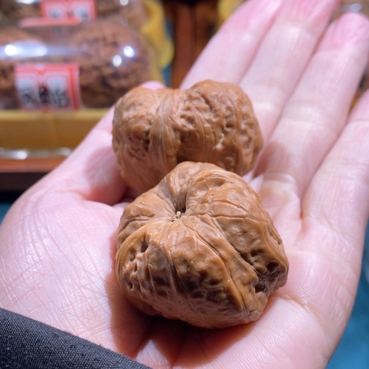 【闪购商品】文玩核桃吊坠大****~玉蟾