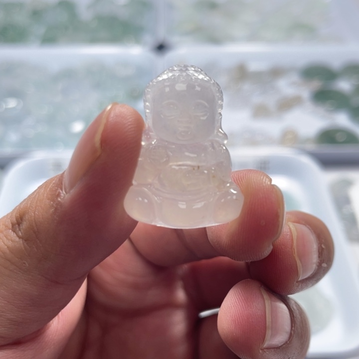 翡翠未镶嵌颈饰宝宝佛