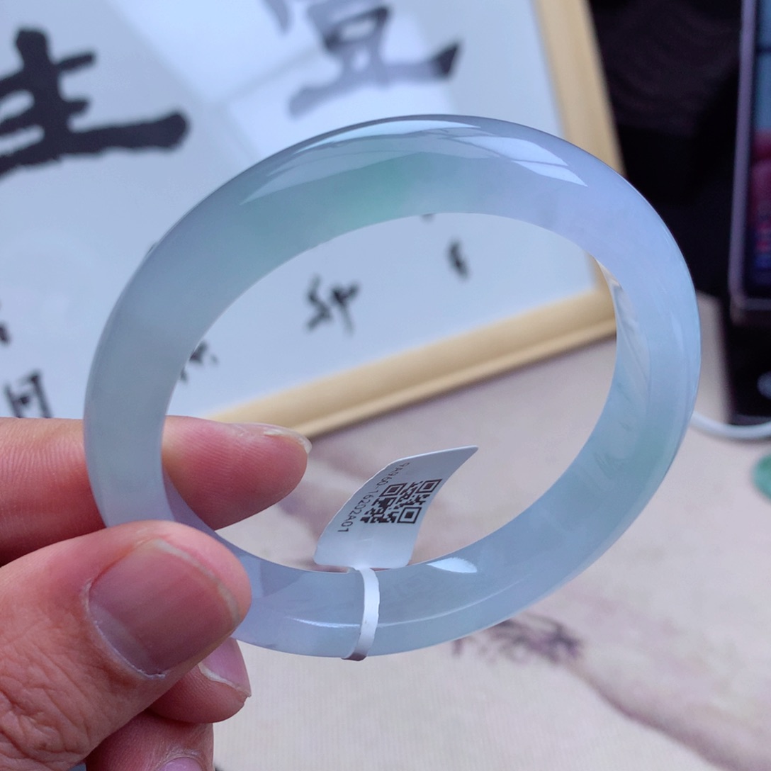 翡翠手镯未镶嵌缅甸翡翠