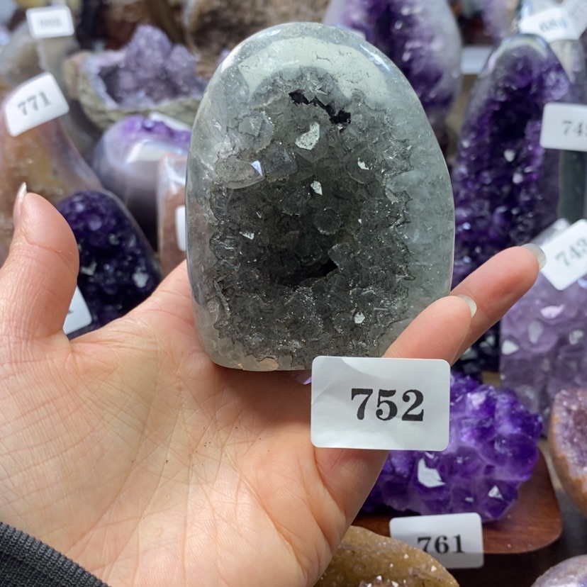 【闪购商品】紫晶大型摆件（非配饰）未镶嵌样*臭