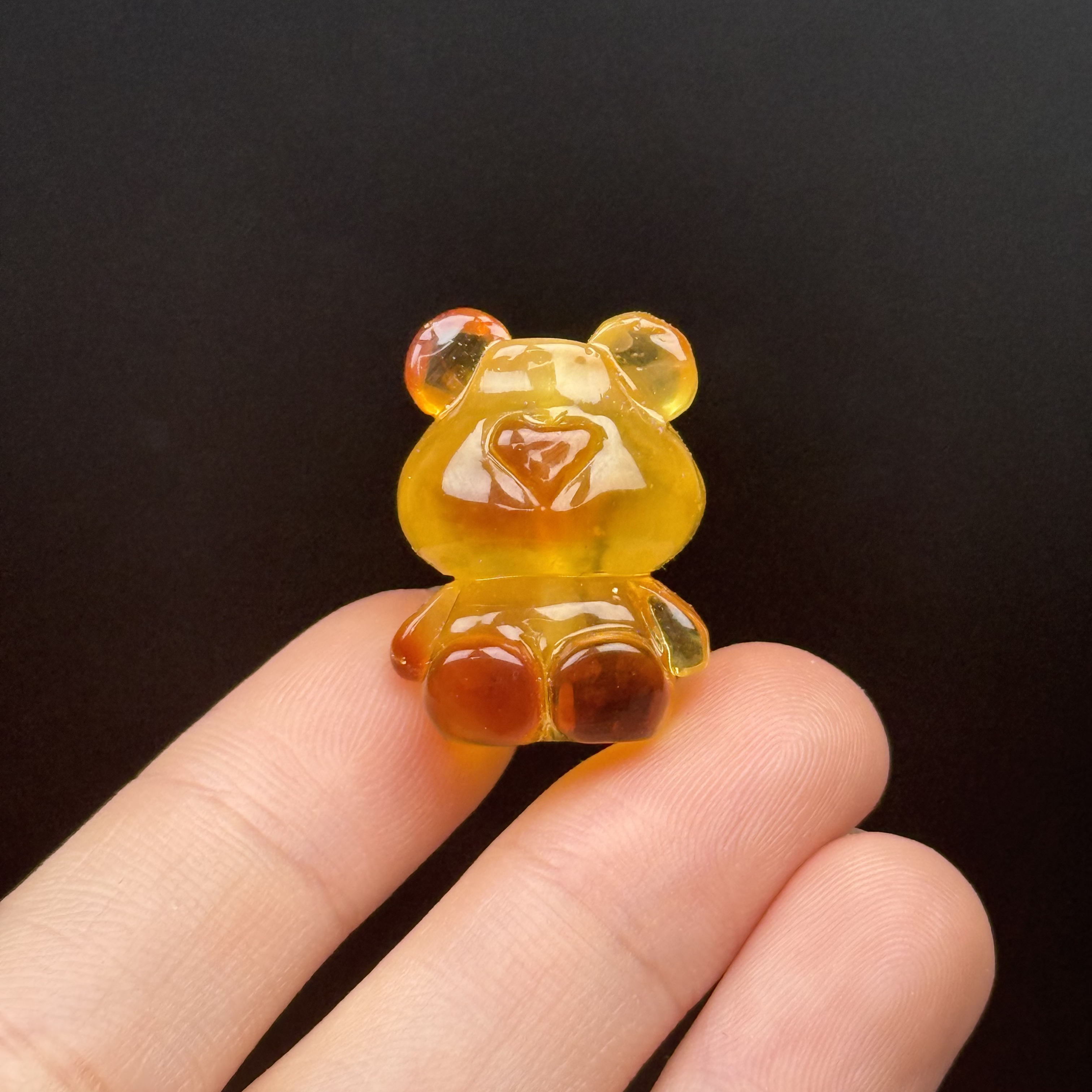 K9566天然原矿蜜蜡 雕刻小熊17*23*15mm 支持鉴定假一罚十
