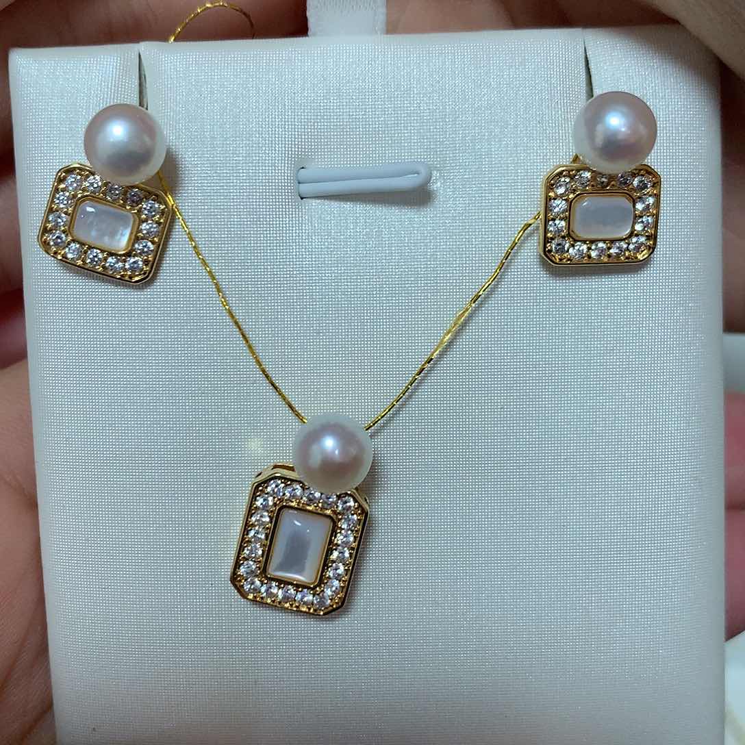 淡水珍珠颈饰合金