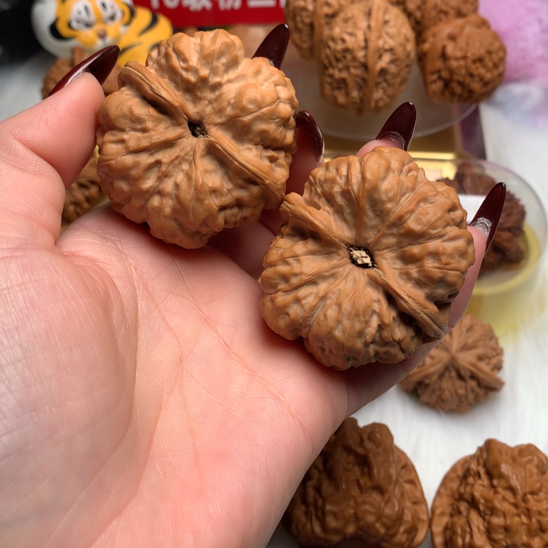 ****嗡文玩核桃把件45肚47蟾王