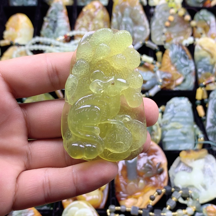 岫玉挂坠未镶嵌挂坠