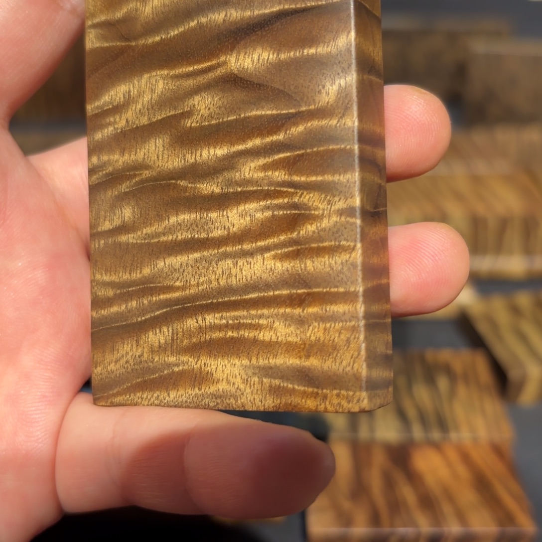 大***王金丝楠木无事牌材料