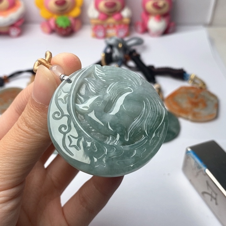 翡翠未镶嵌颈饰翡翠