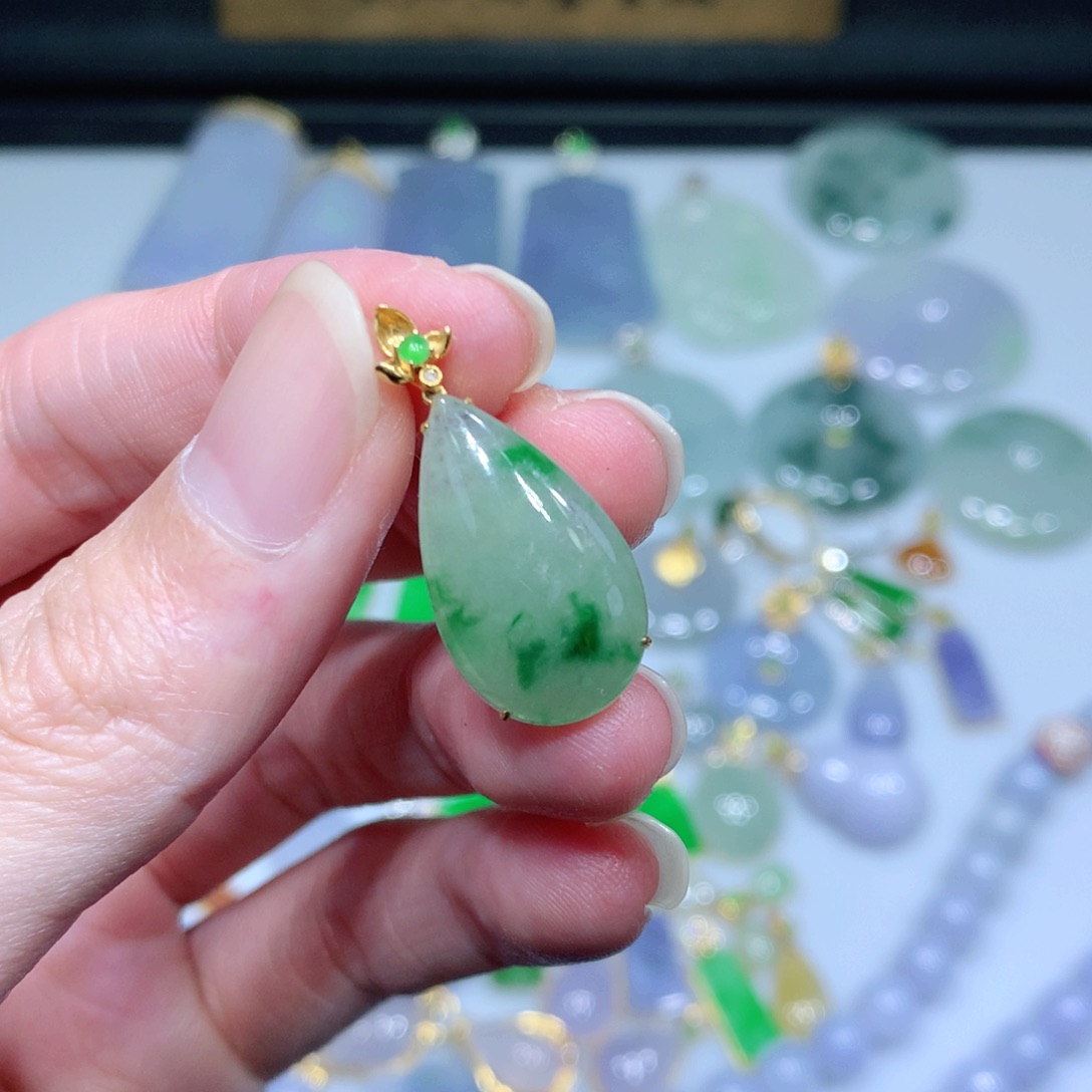 翡翠吊坠(不含链)18K金镶嵌