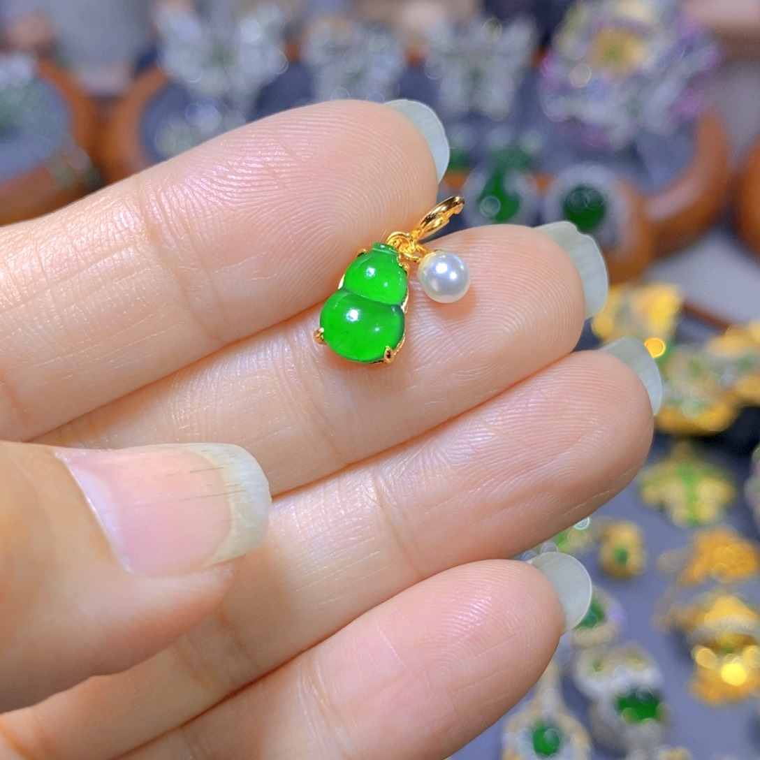 翡翠颈饰银S925镶嵌天然翡翠