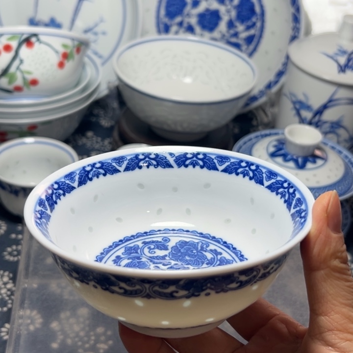 青花玲珑4.5寸牡丹，小饭碗，小饭碗