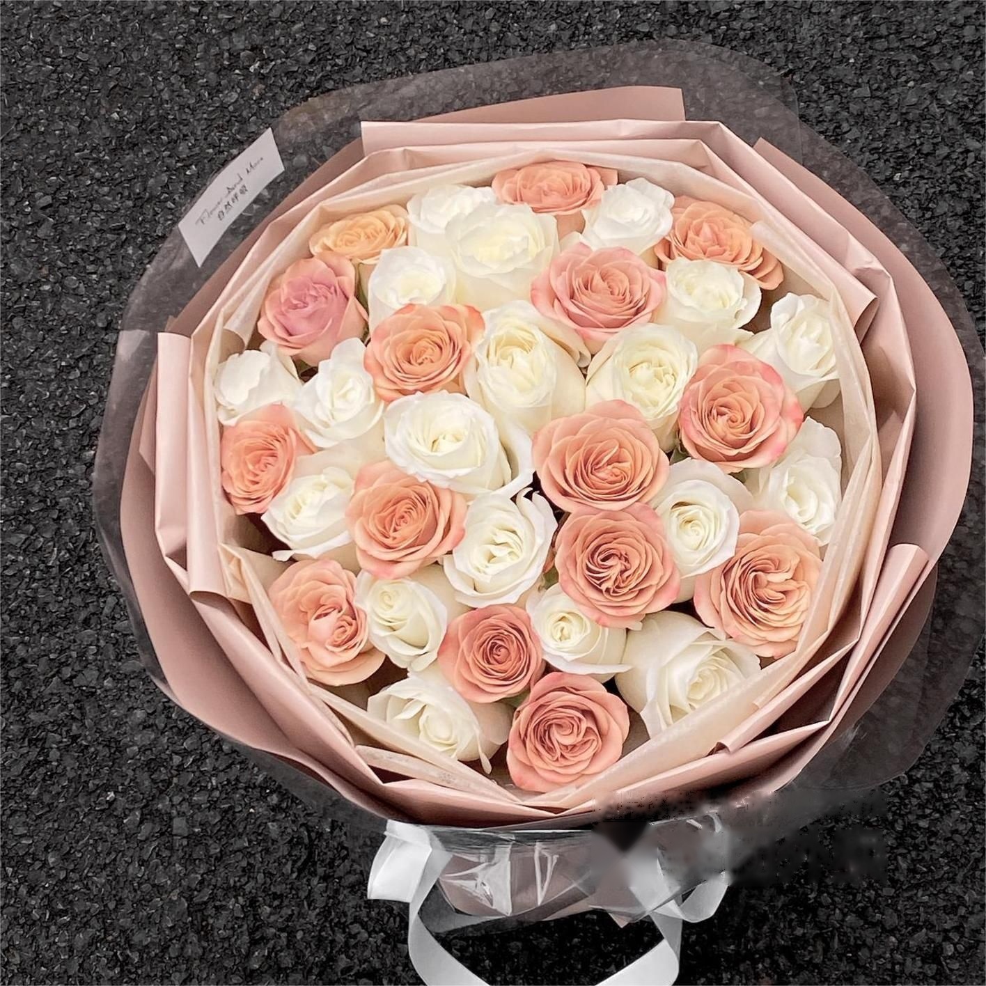 沉默的爱【19朵卡布奇诺玫瑰混搭白玫瑰花束】女孩子女朋友闺蜜爱人同事生日鲜花花店送花上门