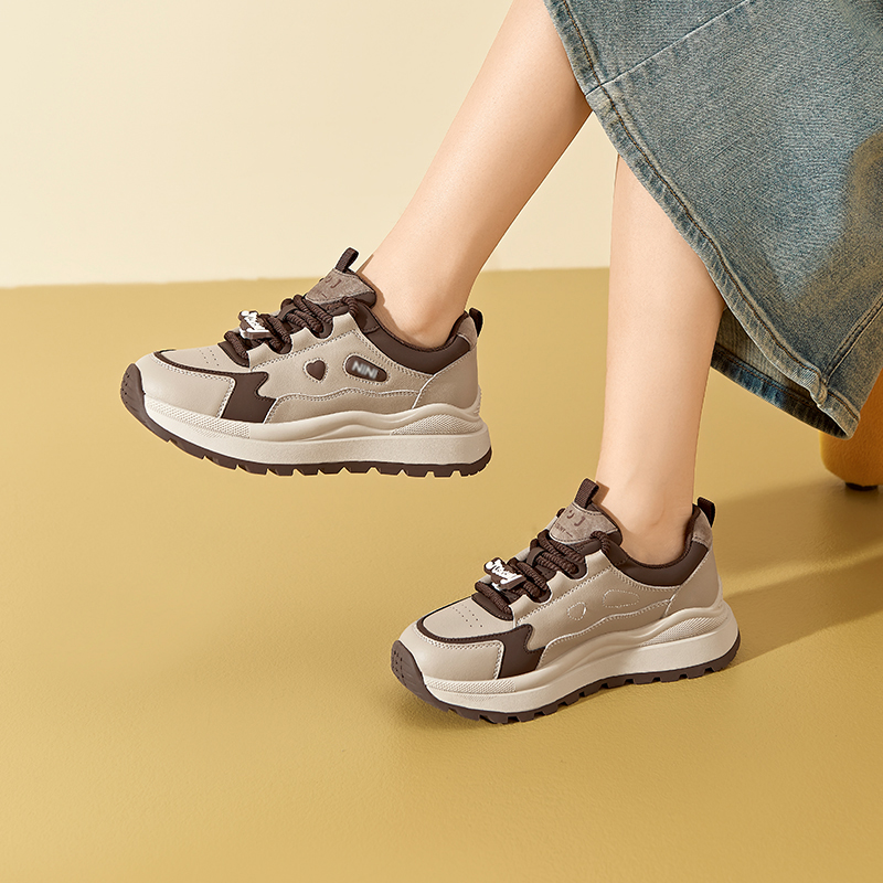 老爹鞋女2025秋冬新款百搭增高不累脚轻便显脚小运动鞋户外休闲鞋