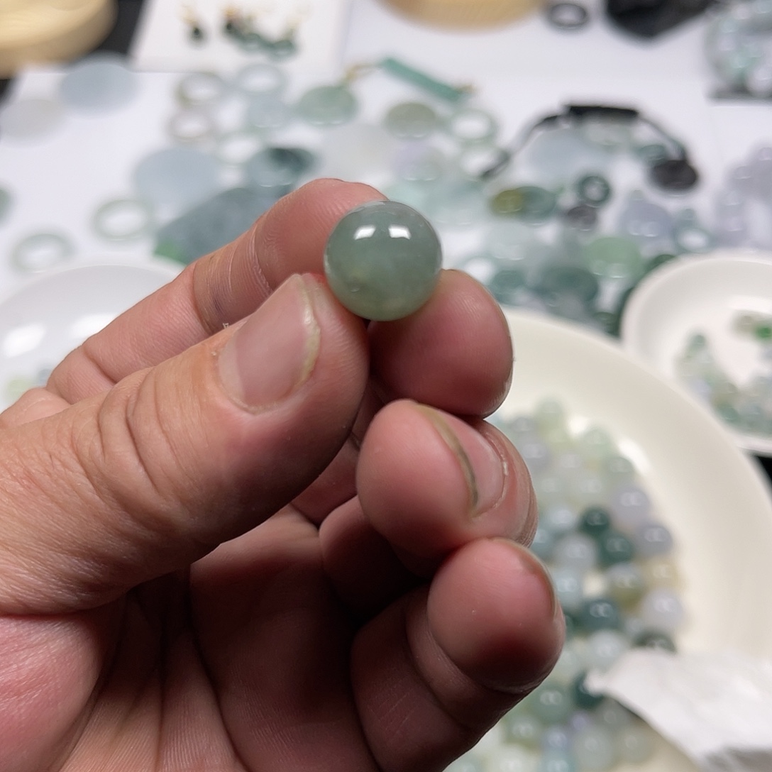 大***王翡翠未镶嵌吊坠(不含链)圆珠